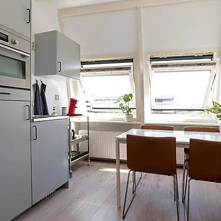 Rooftop Terrace Guest Apartment