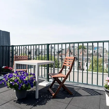 Rooftop Terrace Guest Apartment